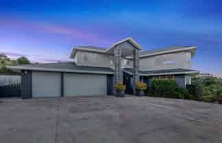 64 Balboa Drive, Matakatia