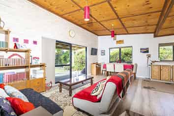 426 Pukehina Parade, Pukehina