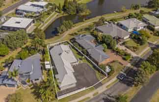 22 Charles Green Drive, 