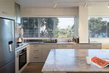 4/57 Sarsfield Street, Herne Bay