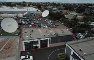 389sqm warehouse and office - 50/50 ratio