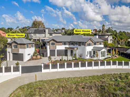 11 Henry Blyth Lane, Greenhithe