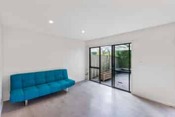 4/42 Fields Parade, Oteha