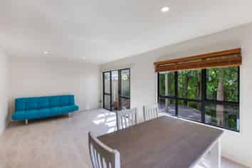 4/42 Fields Parade, Oteha