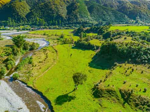 71 Poads Road, Levin