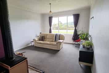 818 State Highway 7, Dobson