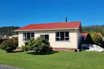 818 State Highway 7, Dobson