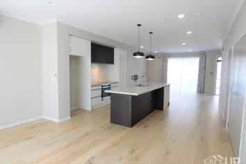 213 Hobsonville Point Road, Hobsonville