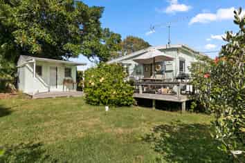 30 Tui Street, Oneroa