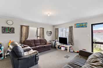 2/29 Whitley Crescent, Otara