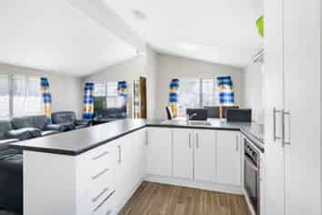 5 Templeton Place, Clendon Park