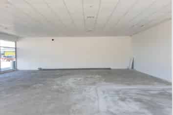 HENDERSON RETAIL STORE