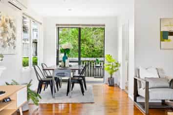 270/270U Sunset Road, Windsor Park