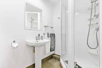 270/270U Sunset Road, Windsor Park