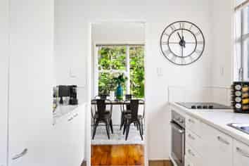 270/270U Sunset Road, Windsor Park