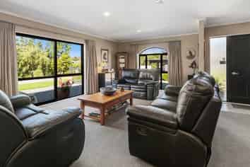 32 Baxendale Drive, Pukehangi