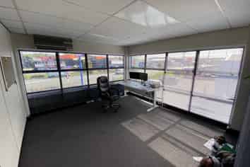 Wairau Road-Front Offices