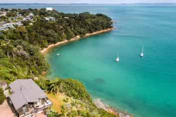 93 Donald Bruce Road, Surfdale