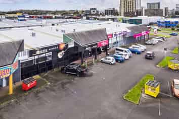 Retail / showroom opportunity on Cavendish Drive