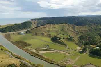 248A Fraser Smith Road, Awakino