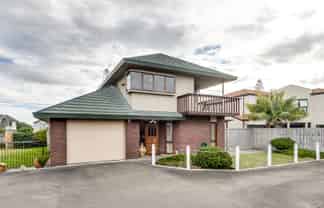 31b The Esplanade, Westshore