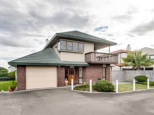 31b The Esplanade, Westshore