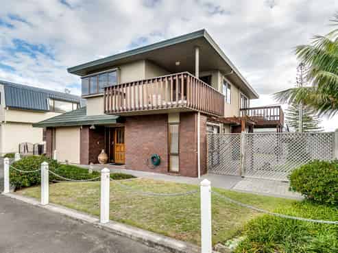 31b The Esplanade, Westshore