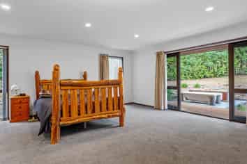 1092 The Peaks Road, Hawarden