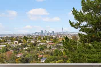 51a Sunset Road, Sunnynook