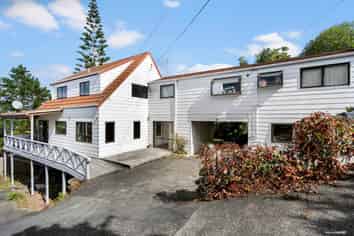 51a Sunset Road, Sunnynook