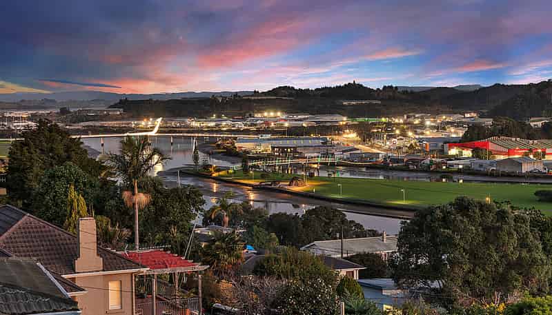 42 Punga Grove Avenue, Riverside