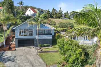 42 Punga Grove Avenue, Riverside