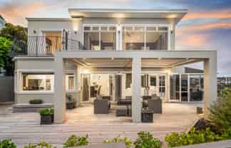 2/32 Marellen Drive, Red Beach