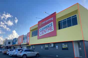 Hillcrest Retail with 10 Carparks