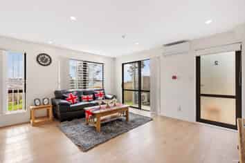 2 Peony Mews, Albany