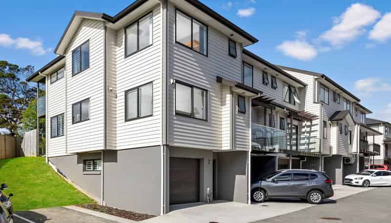 2 Peony Mews, Albany