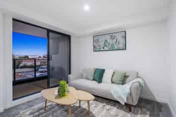 202/8 Gray Avenue, Mangere East