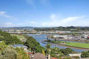 44 Punga Grove Avenue, Riverside