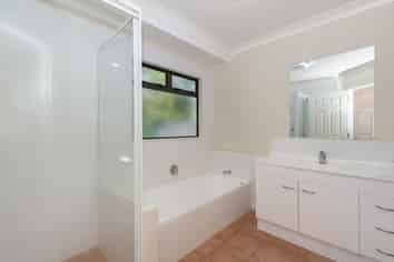 15B Garnett Avenue, Forest Lake