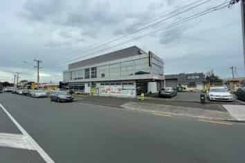 CBRE - Furnished First Floor Space