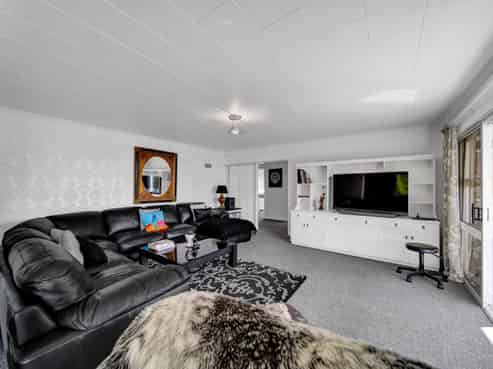 31 Whakapaki Street, Urenui