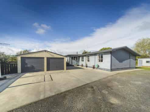 141A High Street, Bulls