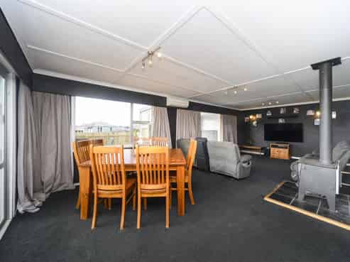 141A High Street, Bulls