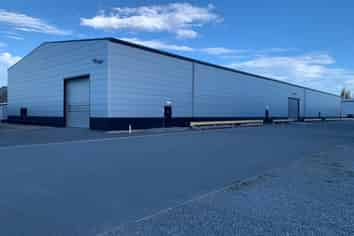 Impressive 1900 sqm Warehouse plus Gantry Crane