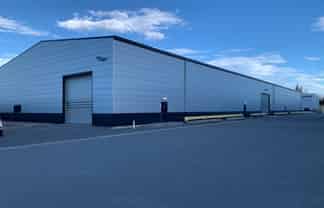 Impressive 1900 sqm Warehouse plus Gantry Crane