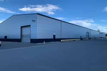 Impressive 1900 sqm Warehouse plus Gantry Crane