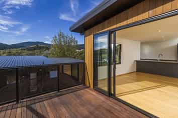 8 Calamaras Street, Enner Glynn