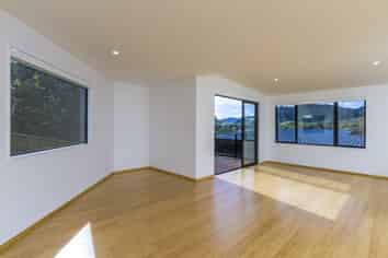 8 Calamaras Street, Enner Glynn