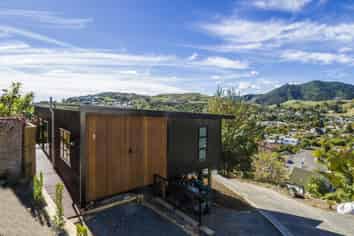 8 Calamaras Street, Enner Glynn