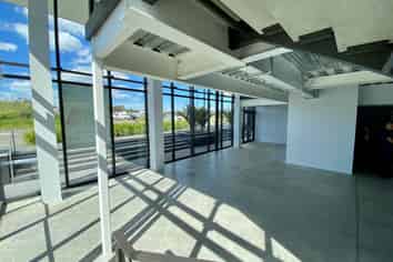 BRAND NEW RETAIL - 213M²